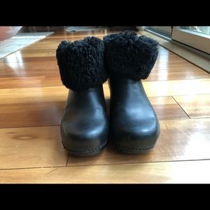 Black Dansko boots, size 41 (US 10/10.5)